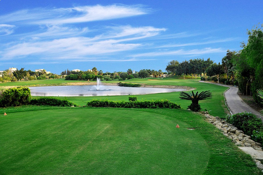 Golf in Cairo