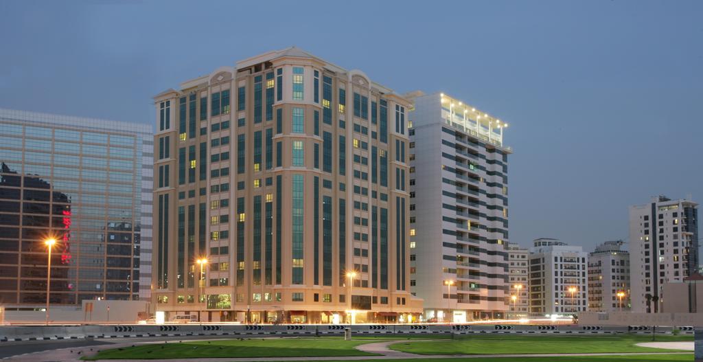 Palm Hotel , Dubai1